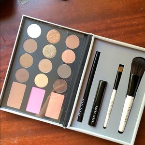 Bobbi Brown Deluxe Eye & Cheek Palette